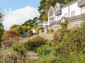 Property grounds - 4 St Elmo Court (Salcombe)