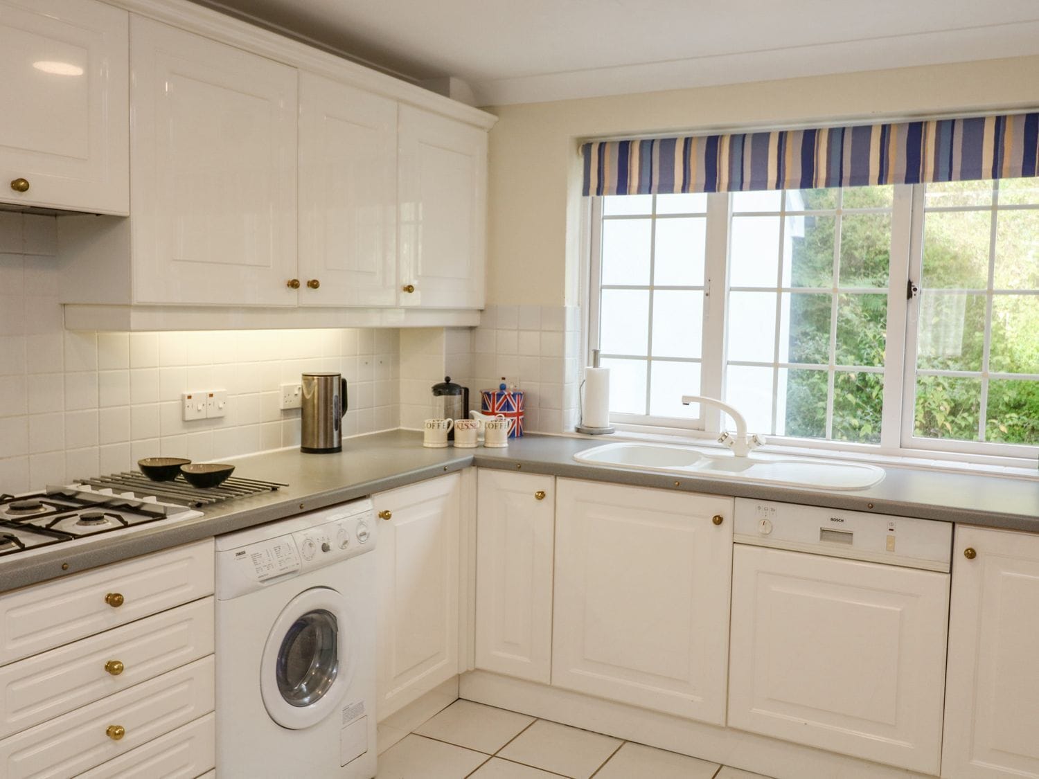 غسالة أطباق، مستلزمات طهي/أطباق/أوعية