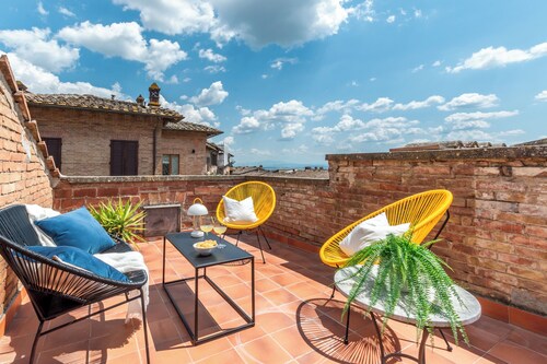 Mimosa-A few meters from Piazza del Campo with terrace