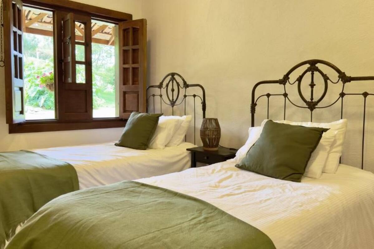 Habitación estándar con 2 camas individuales, patio, vistas al patio | Wifi gratis