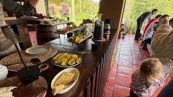 Free daily cooked-to-order breakfast