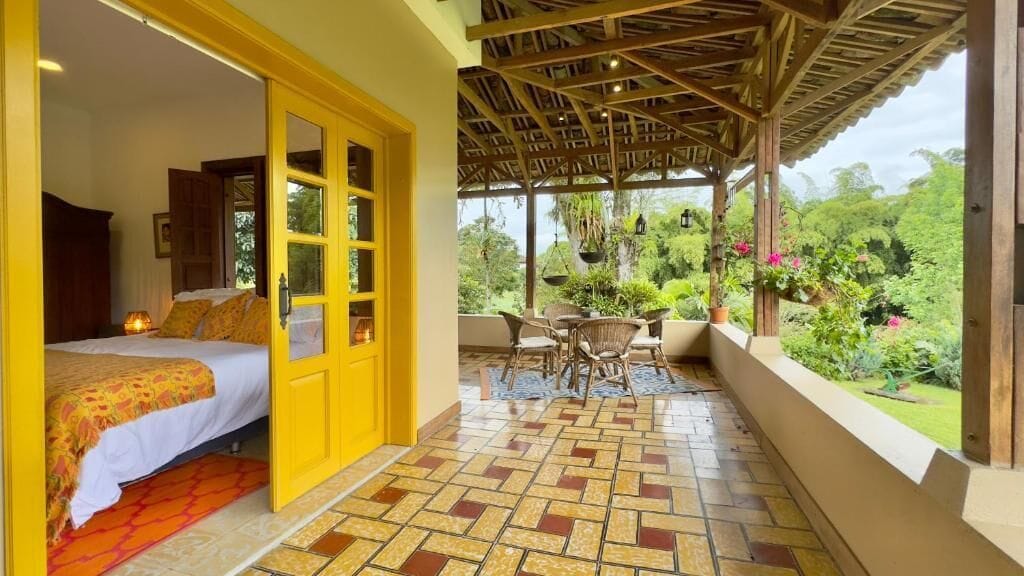 Suite, patio, vista al patio | Wifi gratis 