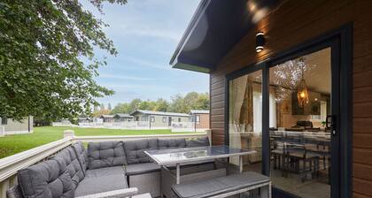 Host & Stay | Happy Day's Lodge