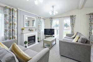 TV, fireplace, offices