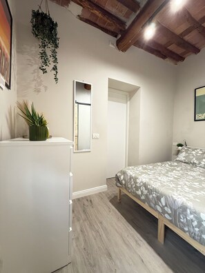 1 camera, ferro/asse da stiro, Wi-Fi, lenzuola