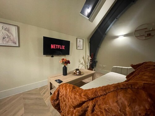Chic Apartment on The Headrow, Leeds