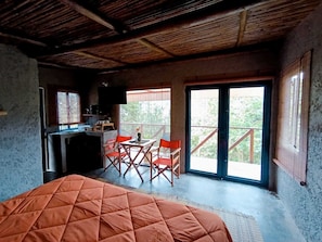 Mökki, 1 makuuhuone, tupakointi sallittu, parveke | Oleskelualue