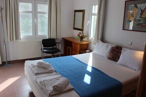 1 bedroom, WiFi, bed sheets - Couples Warm Nook - Thassos Seabreeze Nest (Thasos Regional Unit)