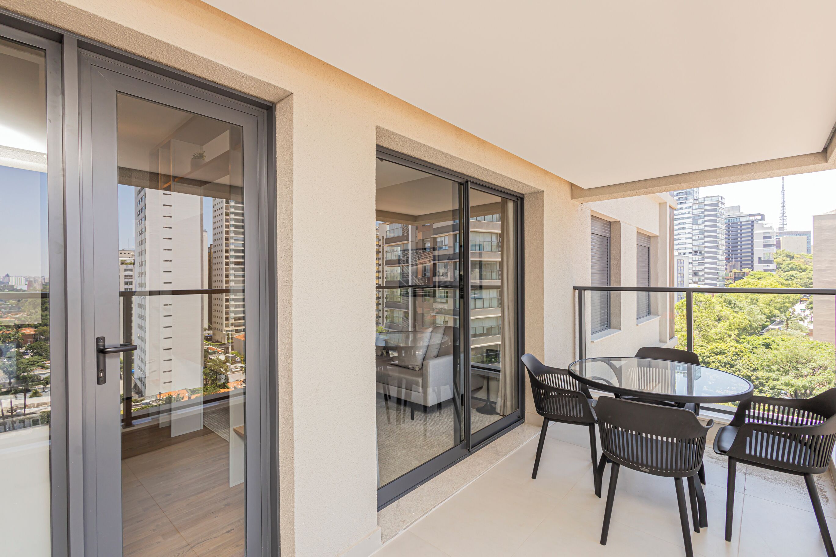 Apartamento luxo, vista para a cidade | Sacada