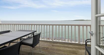 Appartment by the sea and family friendly beach