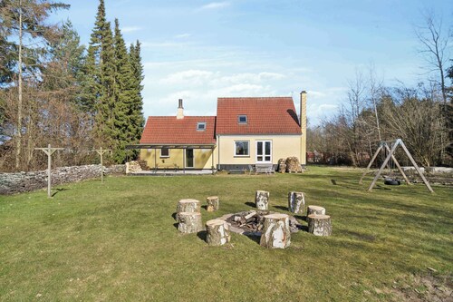 Spacious holiday home on a large natural plot