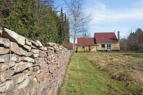 Spacious holiday home on a large natural plot