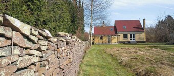 Spacious holiday home on a large natural plot