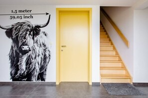 المنشأة من الداخل