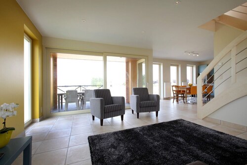 Back2Front holiday house