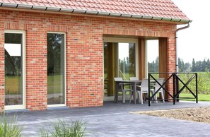 تناول الطعام بالخارج