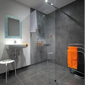 Bathroom - Ground floor Standard room - Saffran (Ieper)