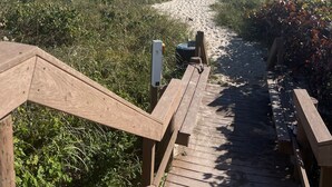 A wooden boardwalk leading to a beach with a clear view of the ocean. - Oceanfront Sanctuary with 3 bedrooms (Fort Pierce)