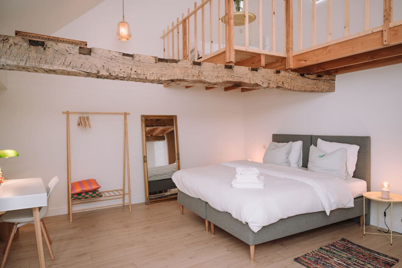 2 slaapkamers, een bureau, een strijkplank/strijkijzer, wifi