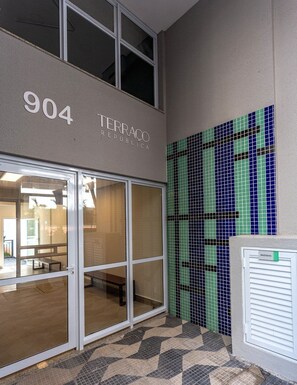 تفاصيل الفندق من الخارج