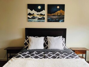 2 bedrooms, iron/ironing board, free WiFi, bed sheets