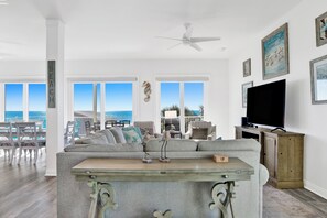 Smart TV - Gulf Front | Community Pool | Elevator (Fort Morgan)