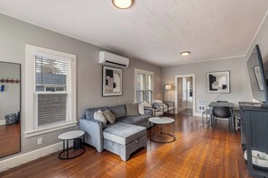 Living area - Bright & Cozy home in Midtown (Coeur d'Alene)