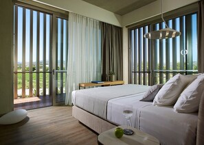 Coffres-forts dans les chambres, fer et planche à repasser