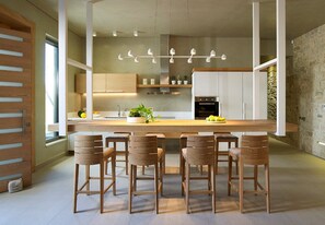 Geladeira, fogão, cooktop, lava-louças