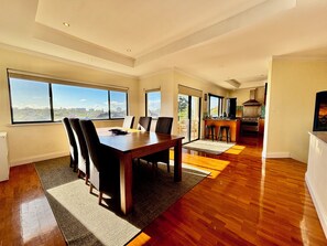 Dining - Scarborough • Rancho Relaxo • 3BR • 2BA  •  2Pk (Scarborough)