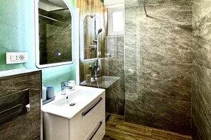 Bathroom - Aqua Apartment 11 (Năvodari)