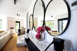 วิลล่า, 6 ห้องนอน, สระว่ายน้ำส่วนตัว, วิวสวน | ห้องนั่งเล่น