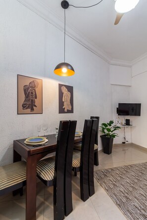 Dining - Cerca de los Arcos da Lapa - STA19 (Rio de Janeiro)