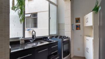 Fridge, microwave, oven, stovetop