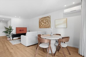Dining - GuestReady - Modern Apartment in Porto (Porto)