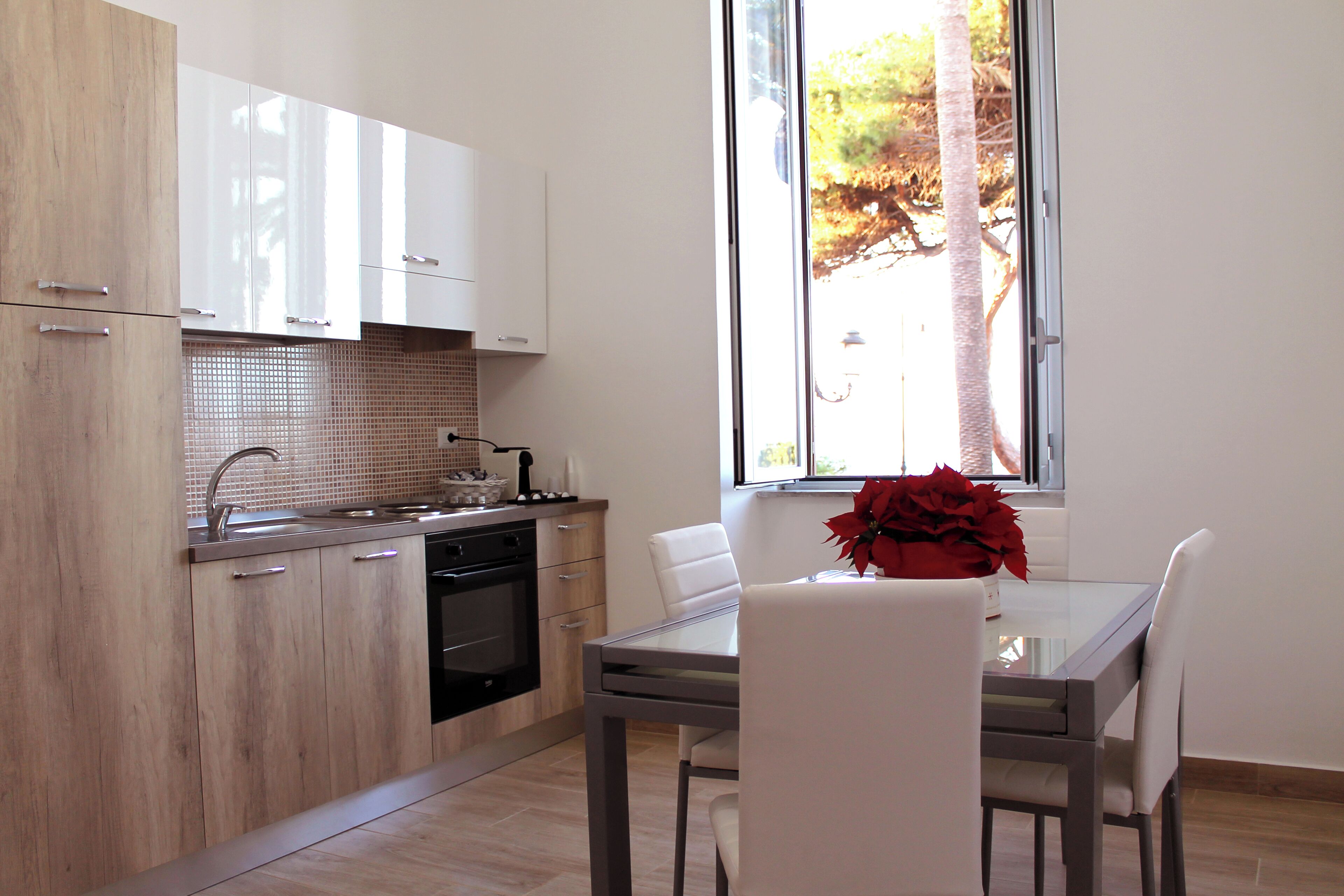 高級四人房, 海景 | 客房內保險箱、遮光布/窗簾、隔音、熨斗/熨衣板