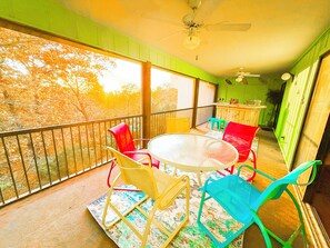 تناول الطعام بالخارج