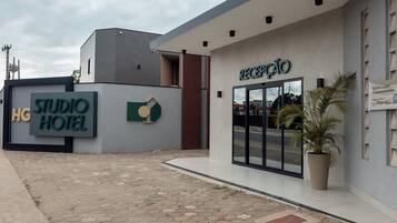 Fachada de la propiedad