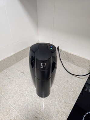 小冰箱、微波爐、爐台、鍋具/餐盤/廚房用品