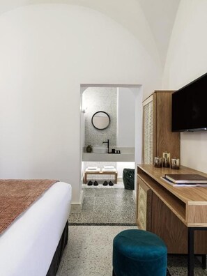 1 chambre, coffres-forts dans les chambres, fer et planche à repasser