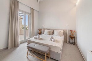2 bedrooms, in-room safe, iron/ironing board, free WiFi - Endearing Andros Villa | Villa Mundungus | Private Outdoor Pool | Shaded. (Andros)