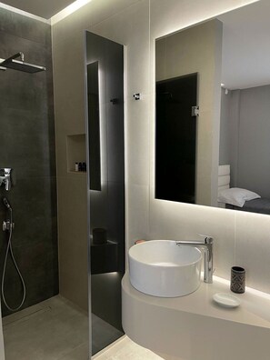 Dusche, Handtücher, Seife, Shampoo