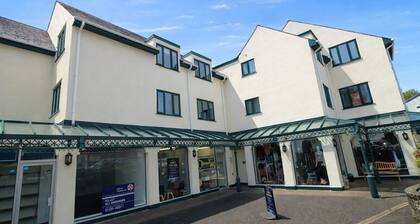 Molly's Mews, Bowness on Windermere, with lake view