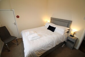 2 Schlafzimmer, Bügeleisen/Bügelbrett, kostenloses WLAN, Bettwäsche