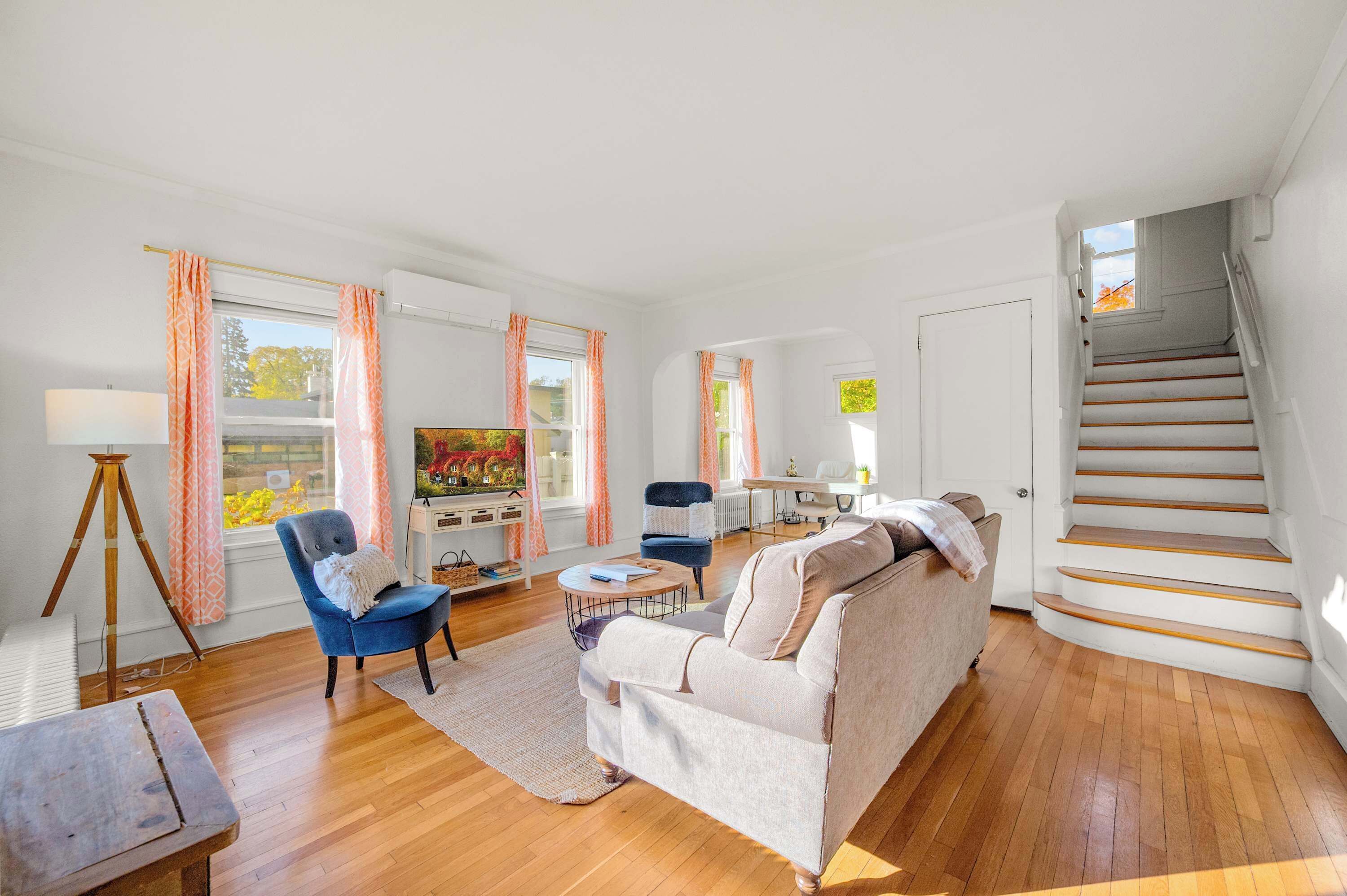 Tv, tv-spel och kontor