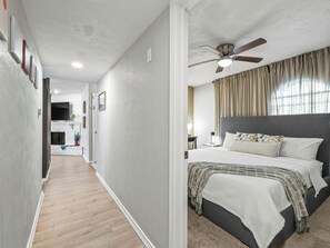 3 bedrooms, desk, iron/ironing board, travel cot - Suburban Escape NRH / Near FIFA + 2 King Beds (North Richland Hills)