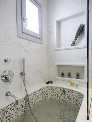 Shower, towels, soap, shampoo - Wonderful Santorini Room | Olympia Room | Breathtaking Caldera and Sea Views |. (Santorini)