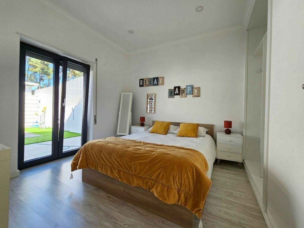 3 bedrooms, in-room safe, iron/ironing board, free WiFi