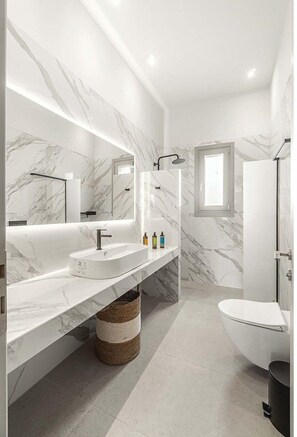 Shower, towels, soap, shampoo - Thrilling Andros Villa | Villa Merope | 2 Bedrooms | Private Outdoor Pool |. (Andros)