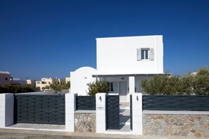 Exterior - Lavish Santorini Villa | Aegean Serenity Villa | 3 Bedrooms | Private Heated. (Santorini)